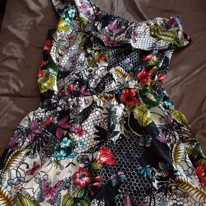 Rocking Crown Printed One Sleeve Ruffle Mini